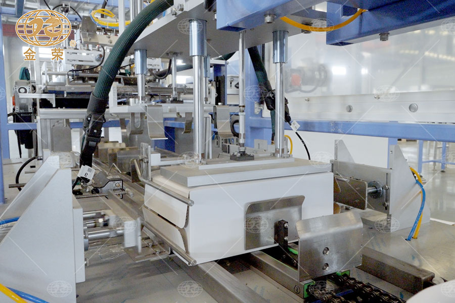 一片式紙箱成型裝箱機-2